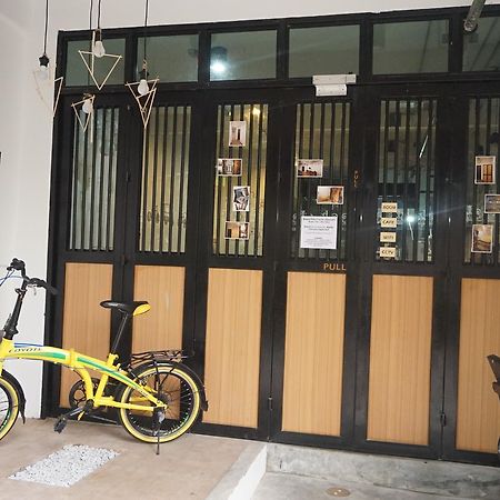Feel Good Bangkok Hostel מראה חיצוני תמונה