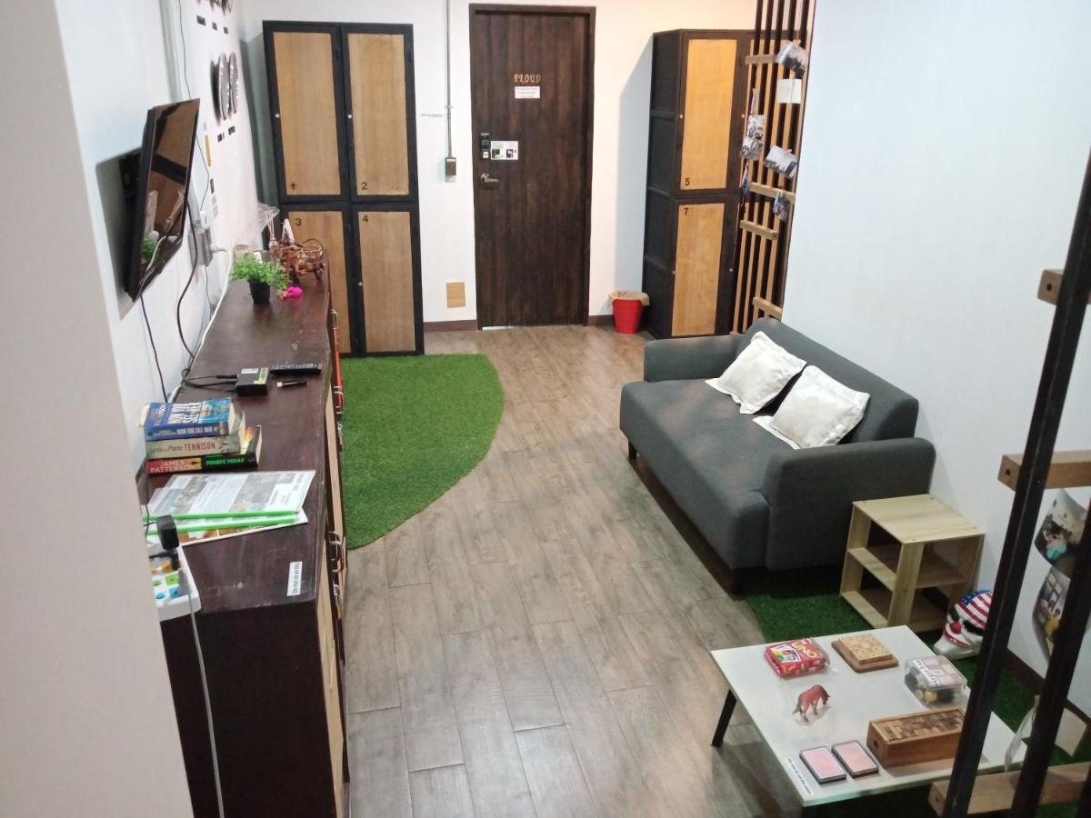 Feel Good Bangkok Hostel מראה חיצוני תמונה
