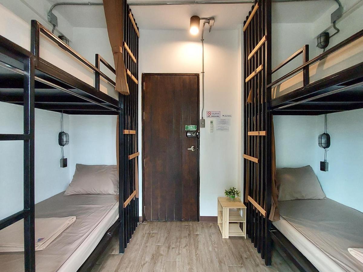Feel Good Bangkok Hostel מראה חיצוני תמונה