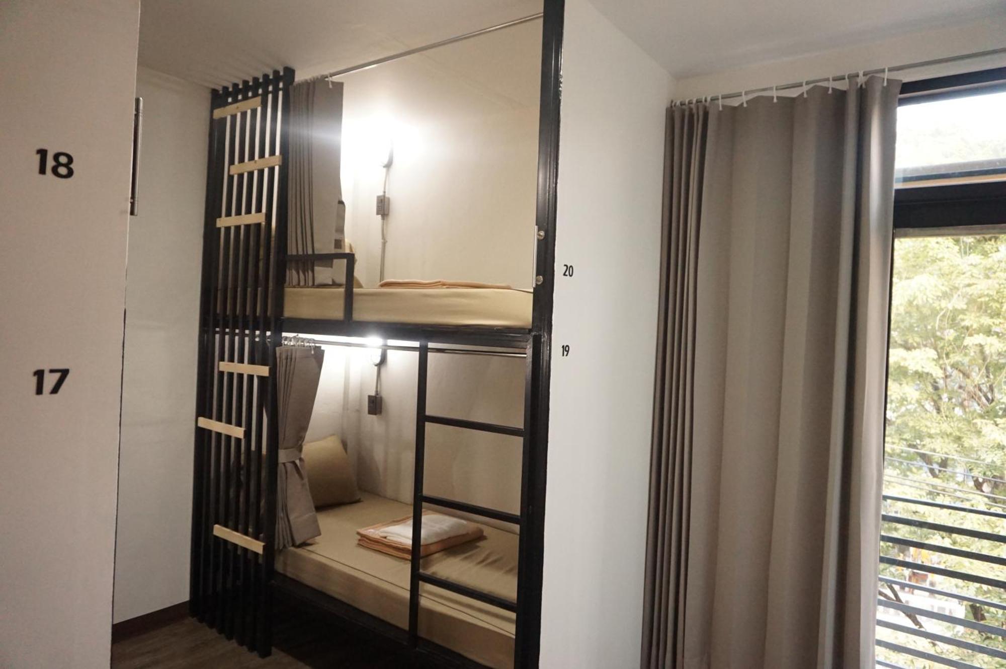 Feel Good Bangkok Hostel מראה חיצוני תמונה