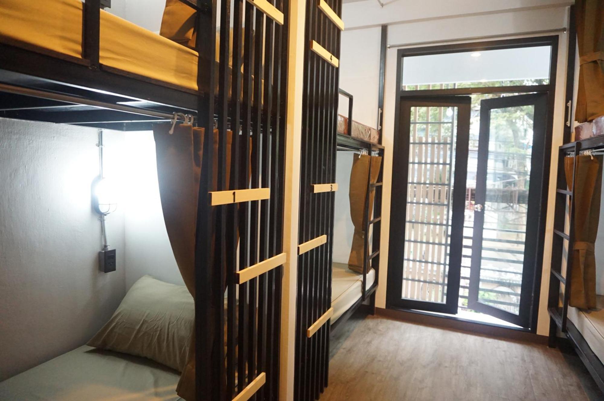 Feel Good Bangkok Hostel מראה חיצוני תמונה