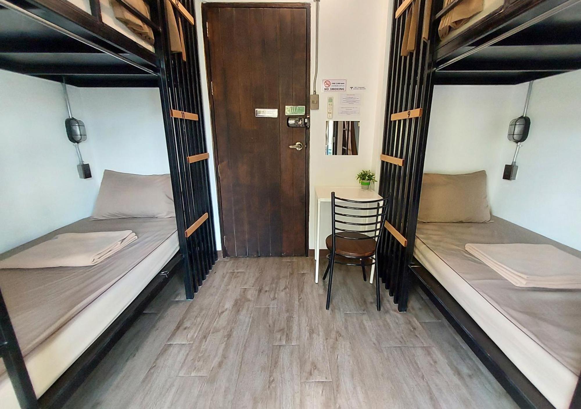Feel Good Bangkok Hostel מראה חיצוני תמונה