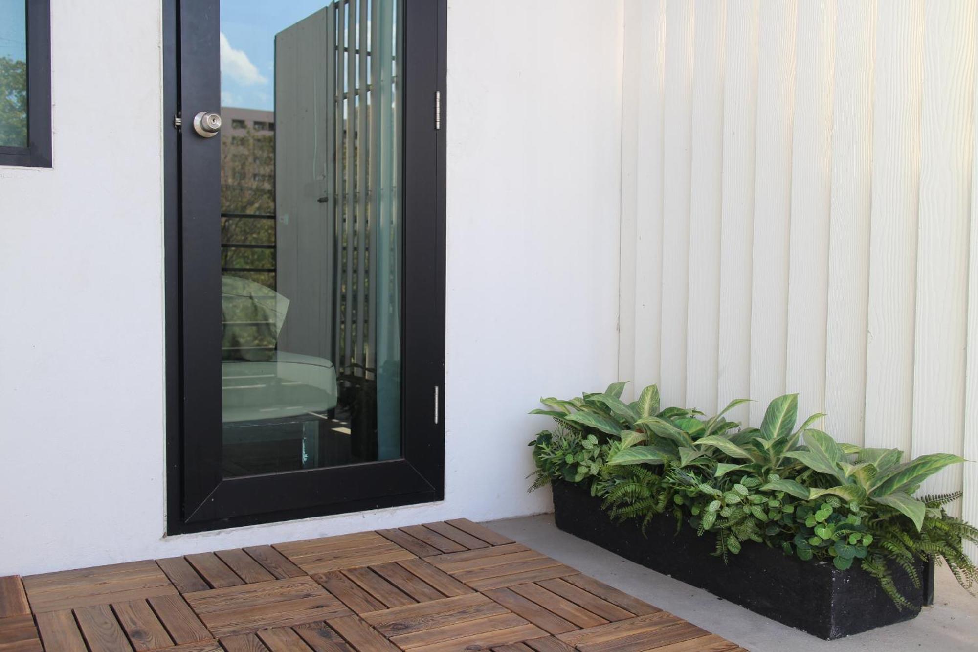 Feel Good Bangkok Hostel מראה חיצוני תמונה