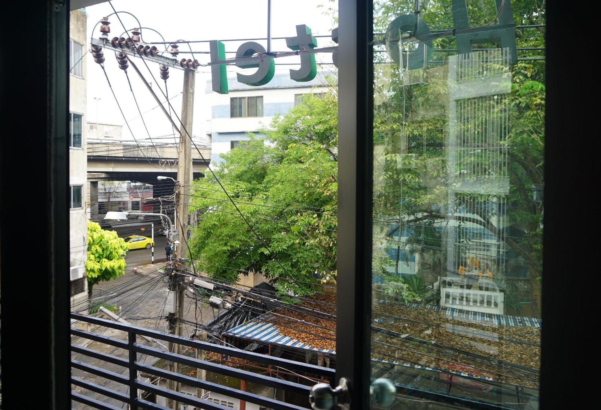Feel Good Bangkok Hostel מראה חיצוני תמונה