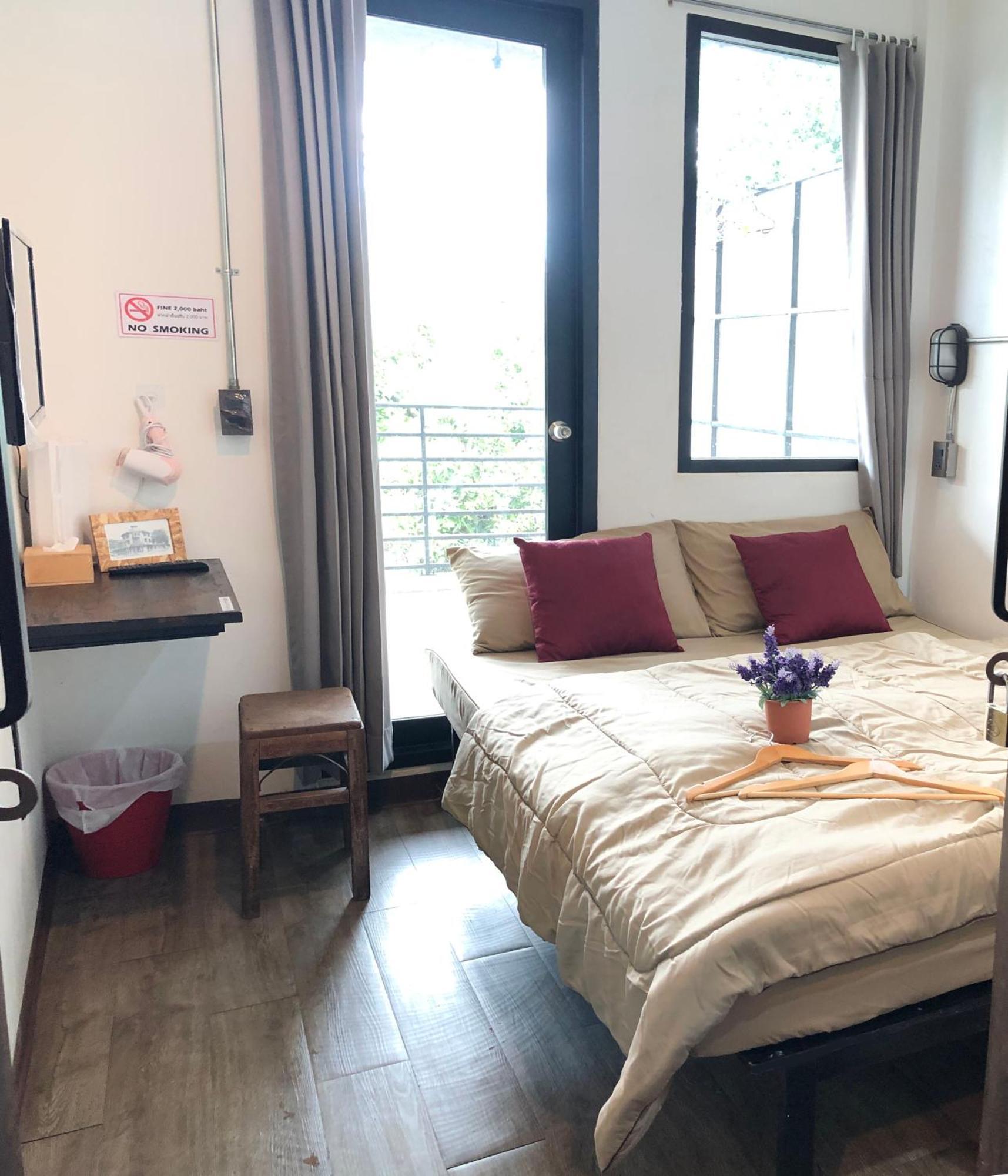 Feel Good Bangkok Hostel מראה חיצוני תמונה