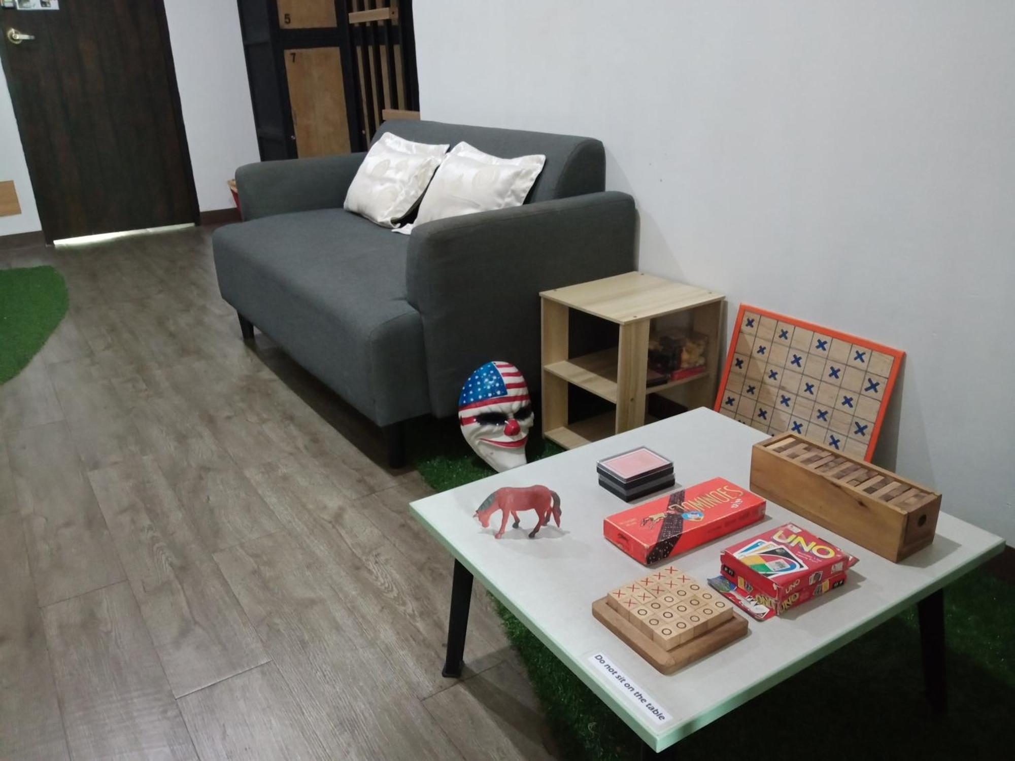 Feel Good Bangkok Hostel מראה חיצוני תמונה
