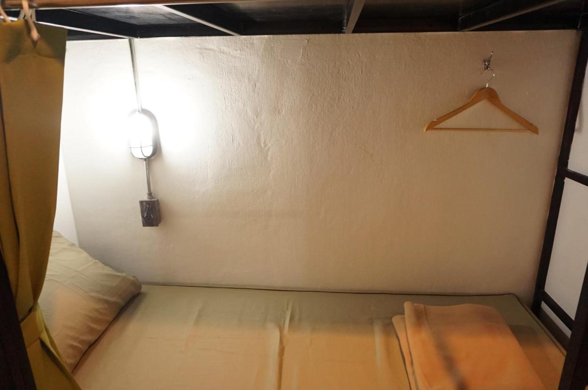 Feel Good Bangkok Hostel מראה חיצוני תמונה