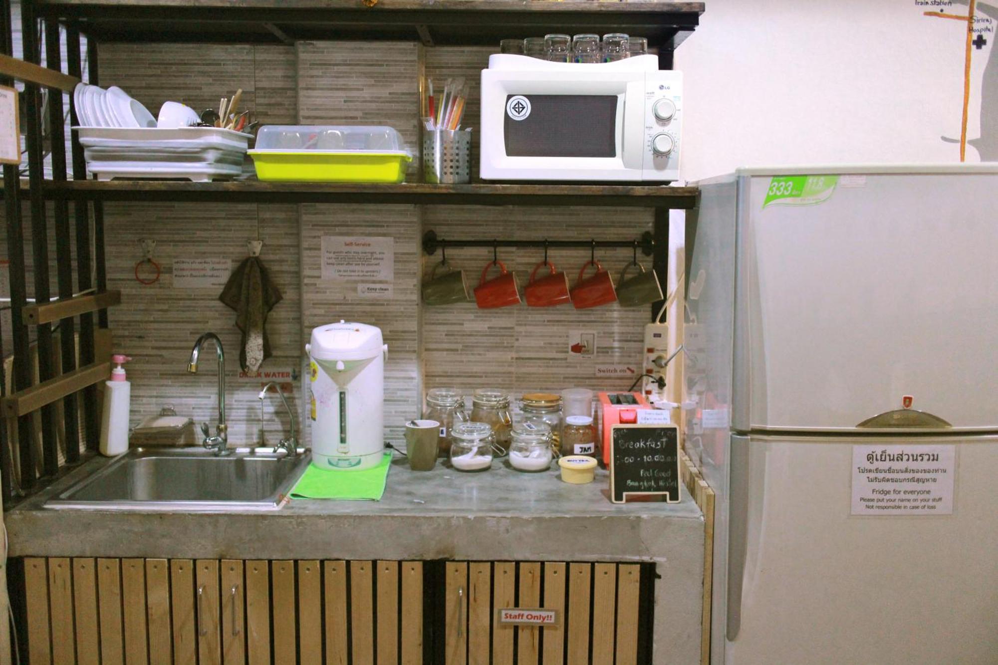 Feel Good Bangkok Hostel מראה חיצוני תמונה