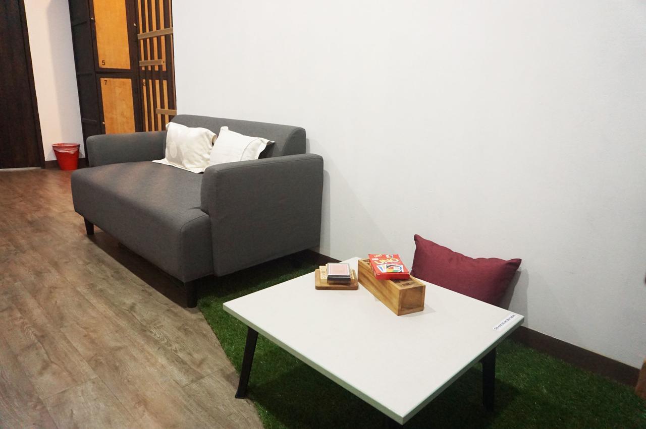 Feel Good Bangkok Hostel מראה חיצוני תמונה